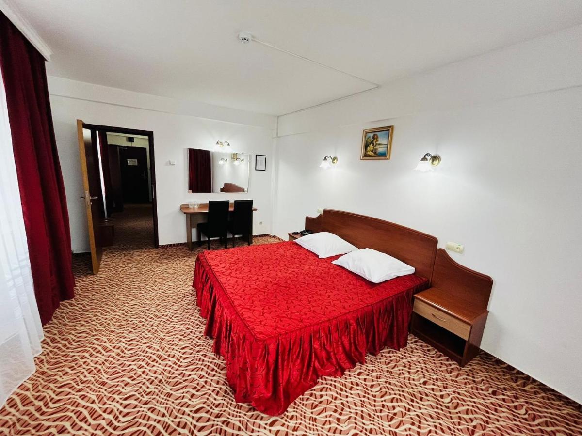 Hotel Flora Drobeta Turnu Severin Exterior photo